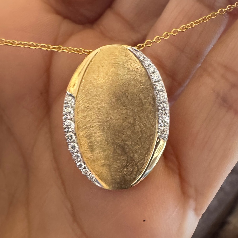 Stunning 14K Yellow Gold Effy Diamond Pendant Necklace